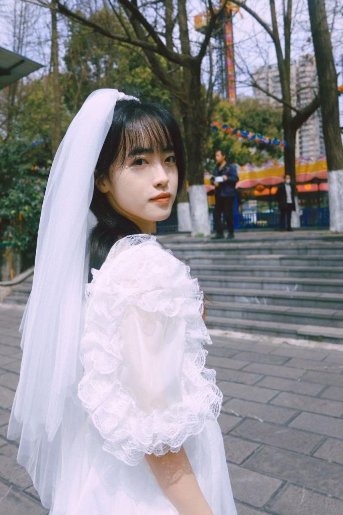 【短片x20】我可愛的上海女友穿著頭斗