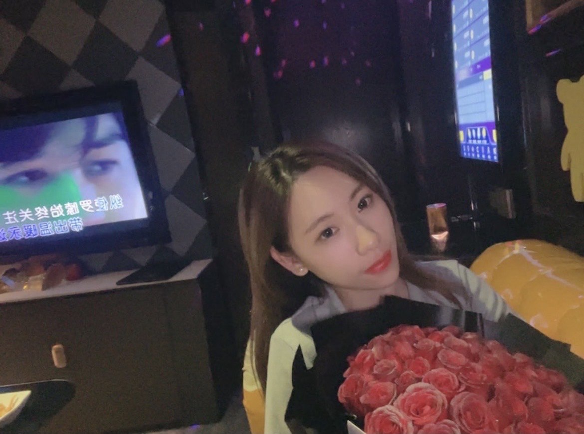【短片x20】武漢美女程心菲與她那油膩胖嘟嘟的男友