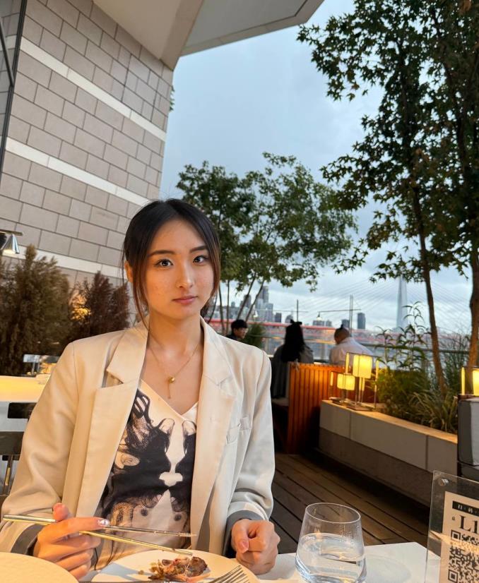 【短片x20】大二美女校花被男友酒店爆草對鏡後入調教