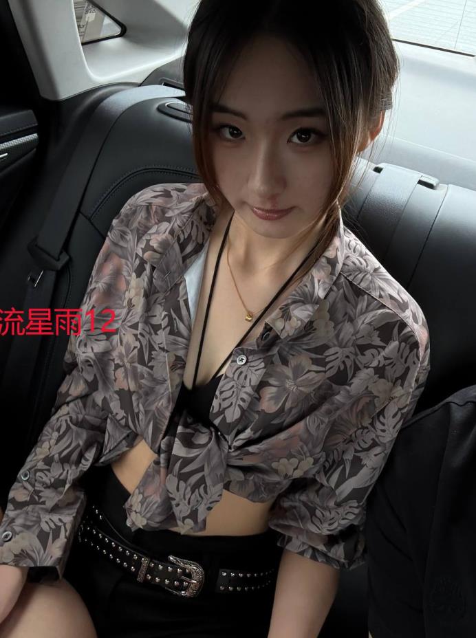 【短片x20】大二美女校花被男友酒店爆草對鏡後入調教