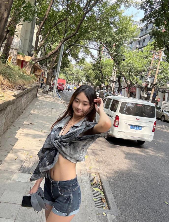 【短片x20】大二美女校花被男友酒店爆草對鏡後入調教