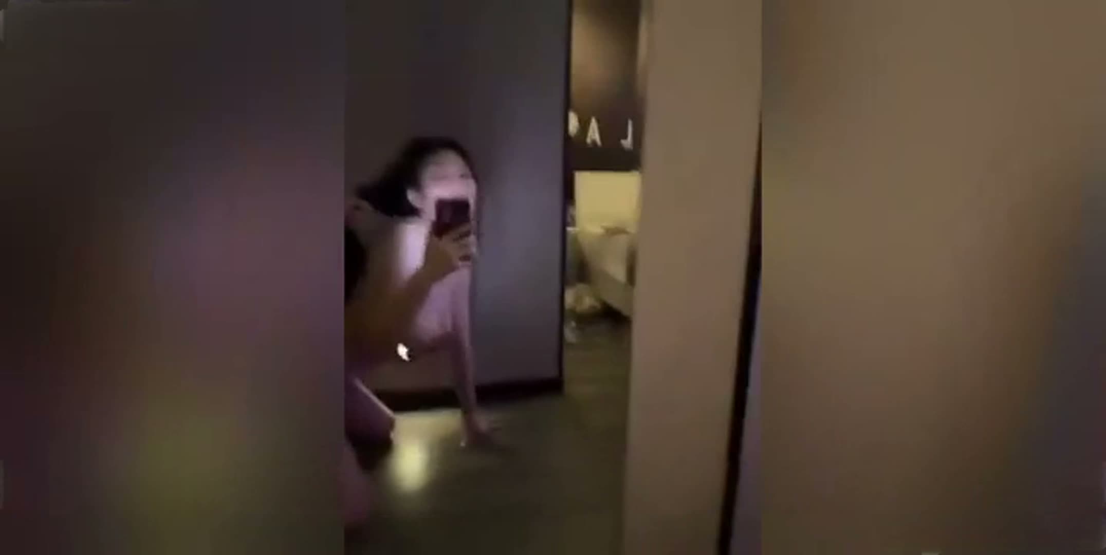 dLXGux.jpg