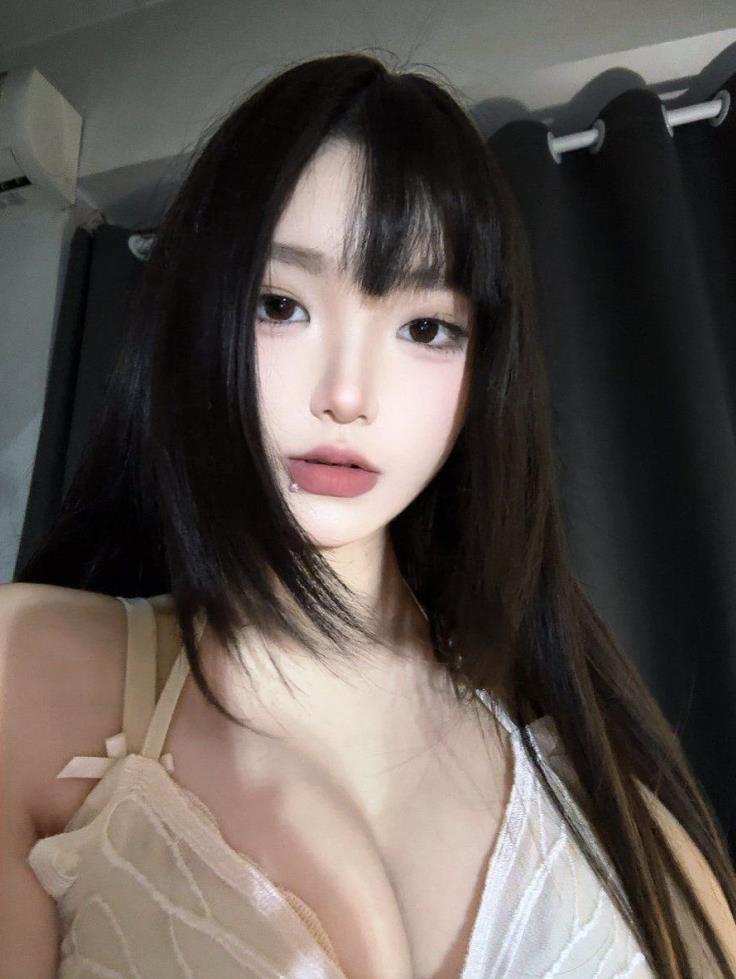 【短片x20】長腿風騷貧乳騷妹【施施】～自慰性愛表情豐富