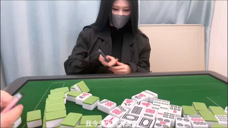 【短片x20】最美的初級生帶著她最好的朋友進入這個產業