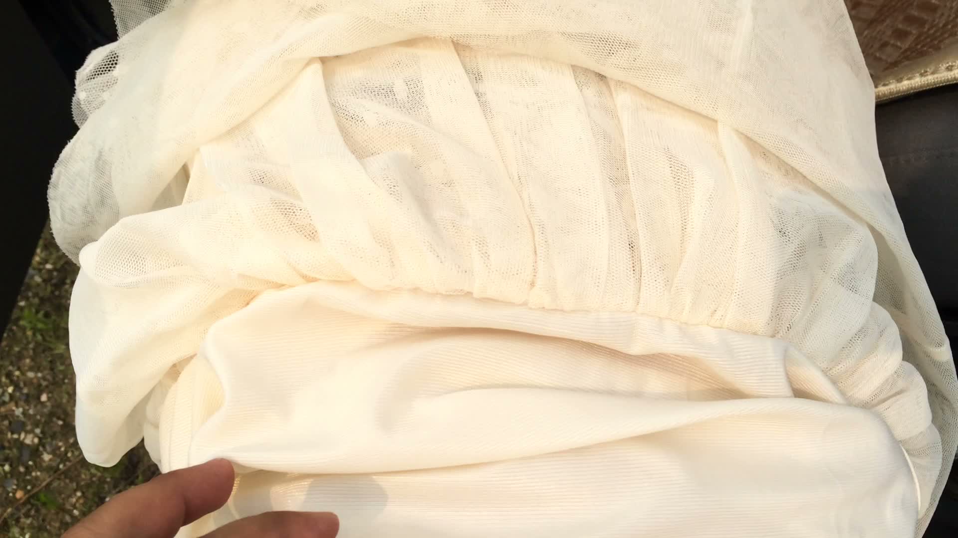 [MP4/ 1.92G] 原档无水印小伙开车带着大奶骚货女友到野外口交舔穴后入啪啪