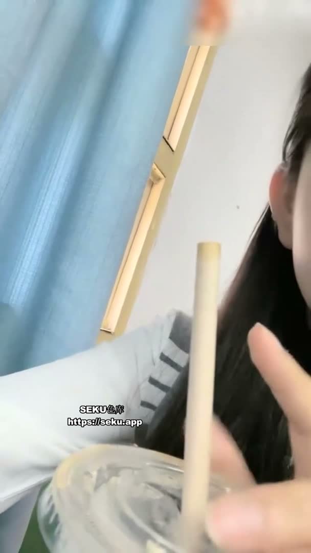 [MP4/ 1.27G] 高颜值大二校花上课脱掉内裤自慰，当着同学面露馒头逼,同学看懵逼~1