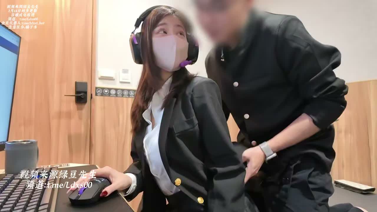 dv3IEt.jpg